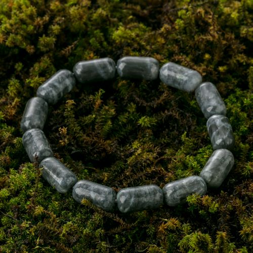 17cmサイズ長玉・黒×白・艶良し】（高品質黒色ヒスイ）糸魚川天然翡翠