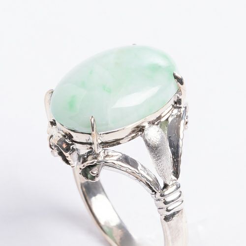 14号サイズ・プレミアム・艶美麗】（プレミアム淡緑色ヒスイ）糸魚川