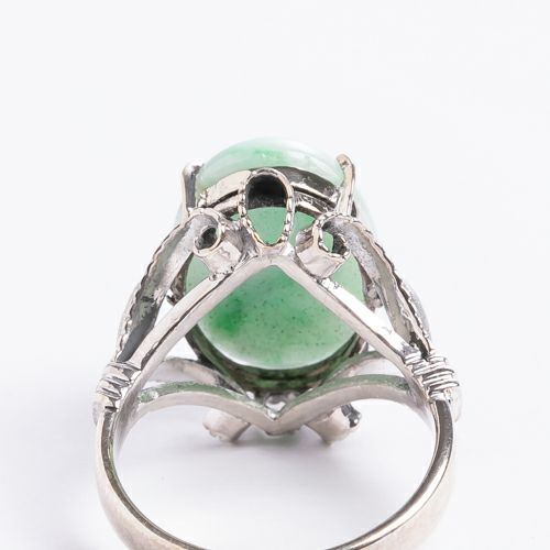 14号サイズ・プレミアム・艶美麗】（プレミアム淡緑色ヒスイ）糸魚川