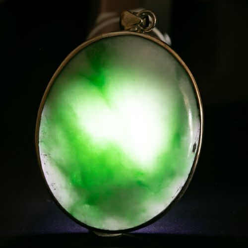 楕円形・深緑模様】（高品質濃緑色ヒスイ）糸魚川天然翡翠シルバー