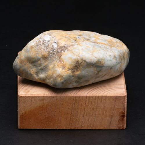 手のひらサイズ・自然の妙味・400g】（高品質濃緑色ヒスイ
