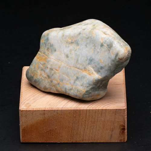 翡翠 緑色 長方形 糸魚川産　19.3g 手のひらサイズ・自然の妙味・400g】（高品質濃緑色ヒスイ）糸魚川天然