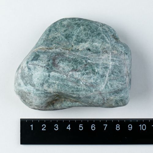 ［透き通る水色の海石］　細かい結晶　上質糸魚川翡翠64g ヒスイ　ひすい 透き通る水色の海石］ 細かい結晶 上質糸魚川翡翠64g ヒスイ ひすい