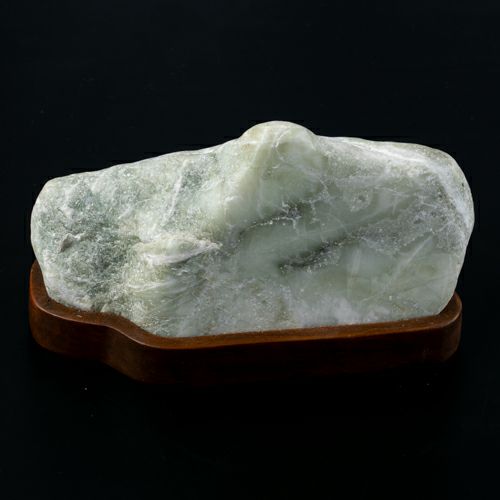 磨き石・小滝産・1.7kg】（高品質薄緑色ヒスイ）糸魚川天然翡翠原石