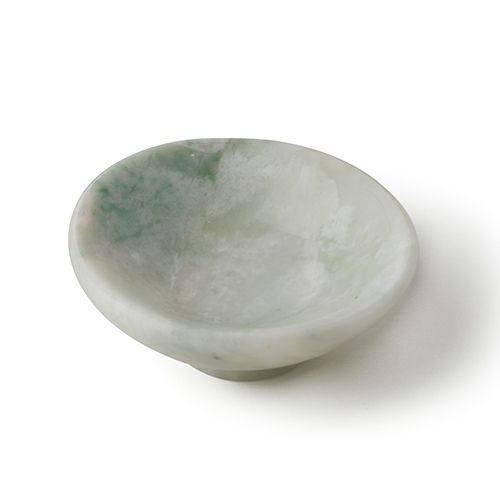 自然味ある淡緑】（高品質淡緑色ヒスイ）糸魚川天然翡翠盃 | 糸魚川