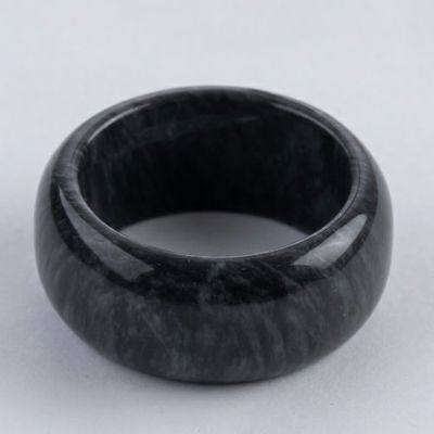 【新品/天然石】新潟県糸魚川産 宝石質 黒翡翠リング 楽天市場】糸魚川黒翡翠指輪 R00455 元粋 作 糸魚川 黒ひすい