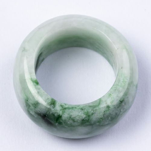 糸魚川翡翠 緑色10号〜15号 　リング指輪　勾玉 15号 糸魚川翡翠:指輪 BYB0101 | 糸魚川翡翠工房こたきBASE店