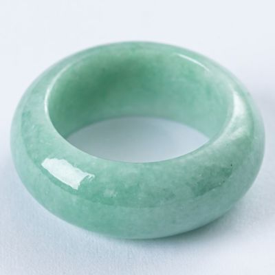 糸魚川翡翠 緑色10号〜15号 　リング指輪　勾玉 糸魚川翡翠 緑色10号〜15号 リング指輪 勾玉 楽天市場】糸魚川