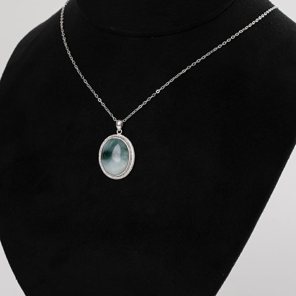 翡翠アクセサリー