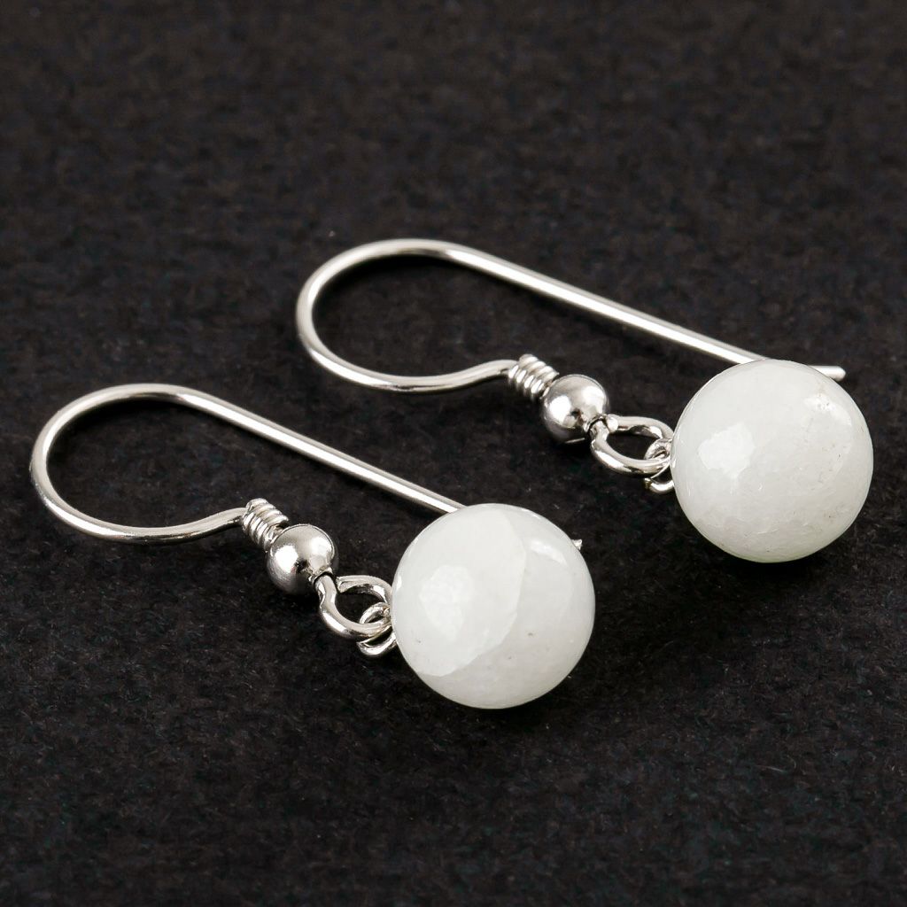 8mm玉】（高品質白色ヒスイ）糸魚川天然翡翠ピアス | 糸魚川翡翠工房こたき