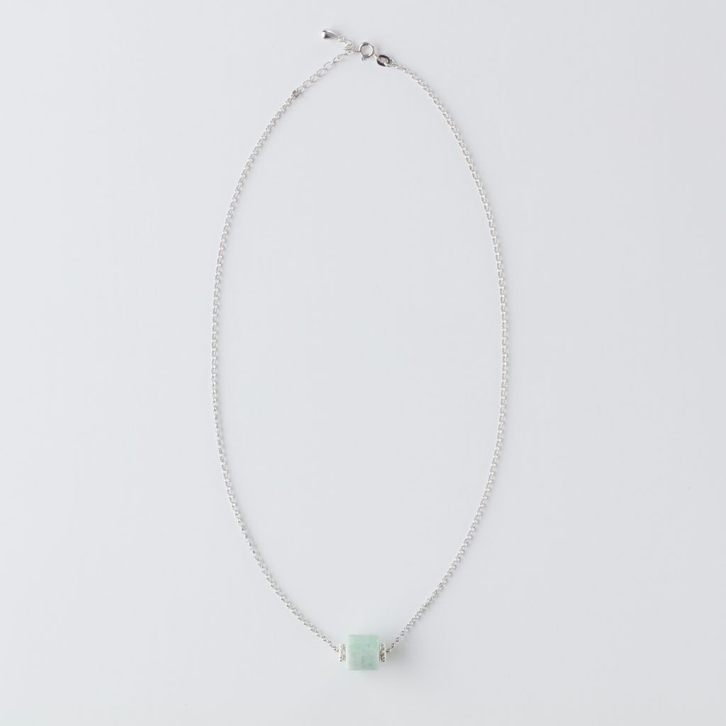 翡翠ネックレス