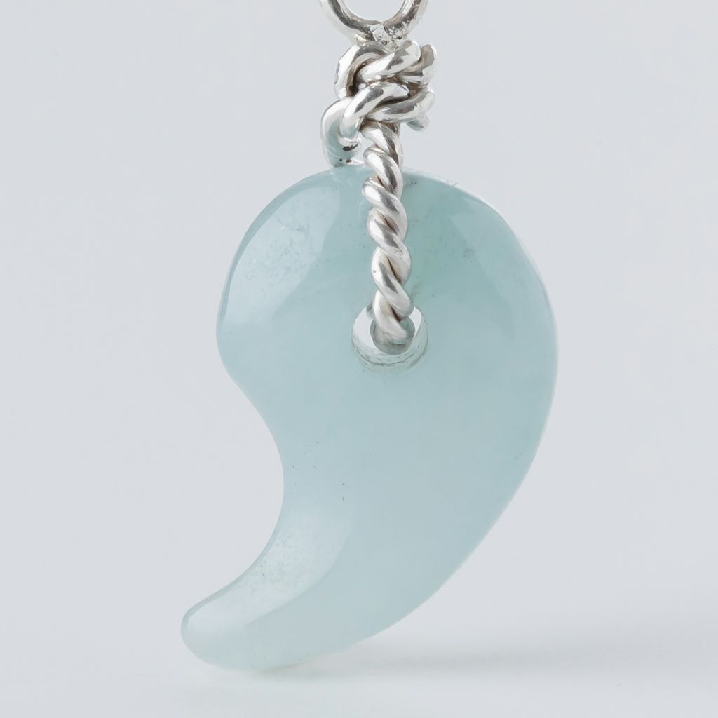 翡翠ペンダント