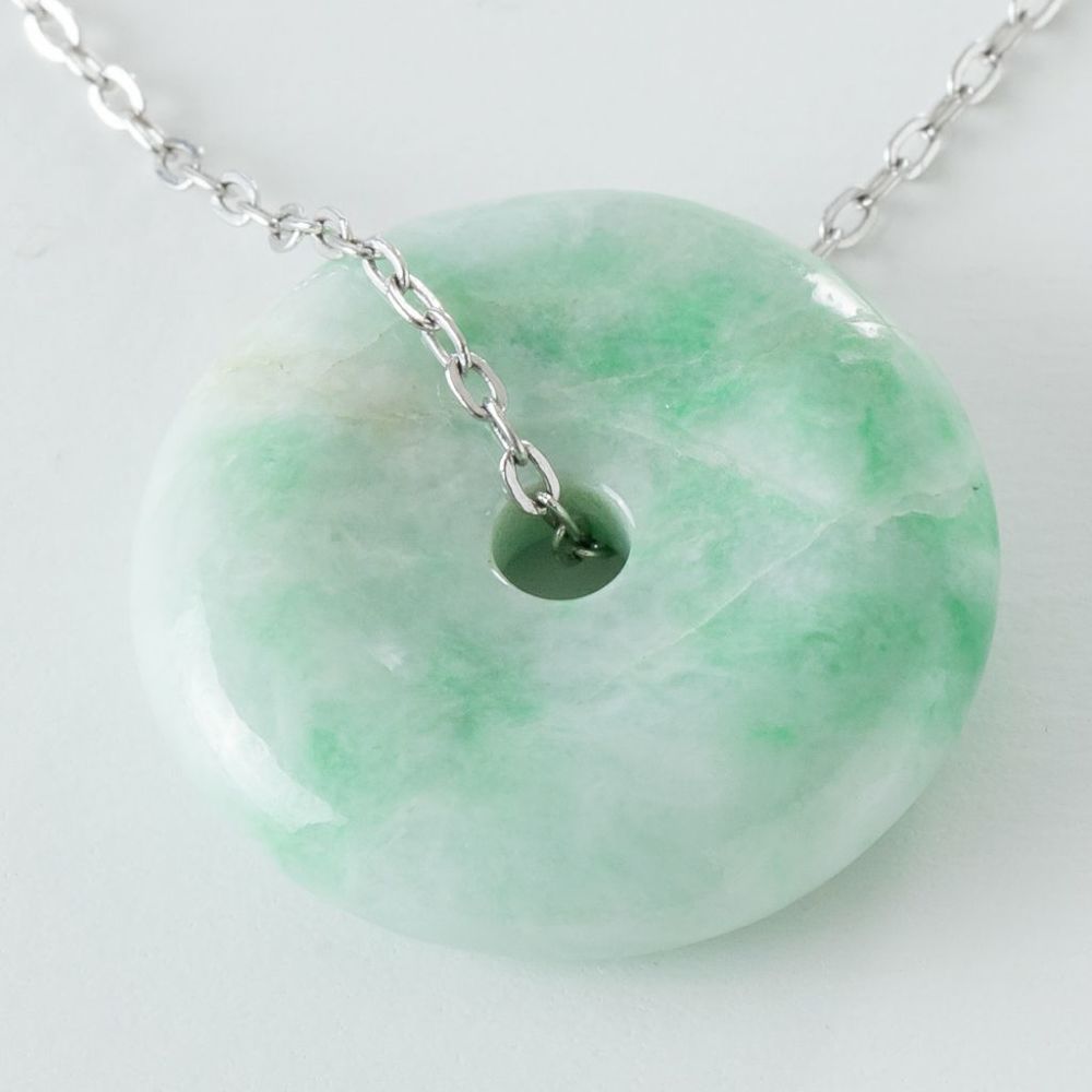 翡翠管玉ペンダント