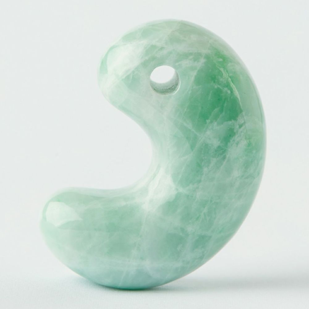 プレミアム・古代の勾玉・艶美麗】（プレミアム濃緑色ヒスイ）糸魚川