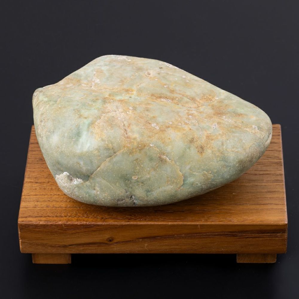 海石・親不知海岸産・2,300g】（高品質淡緑色ヒスイ）糸魚川天然翡翠