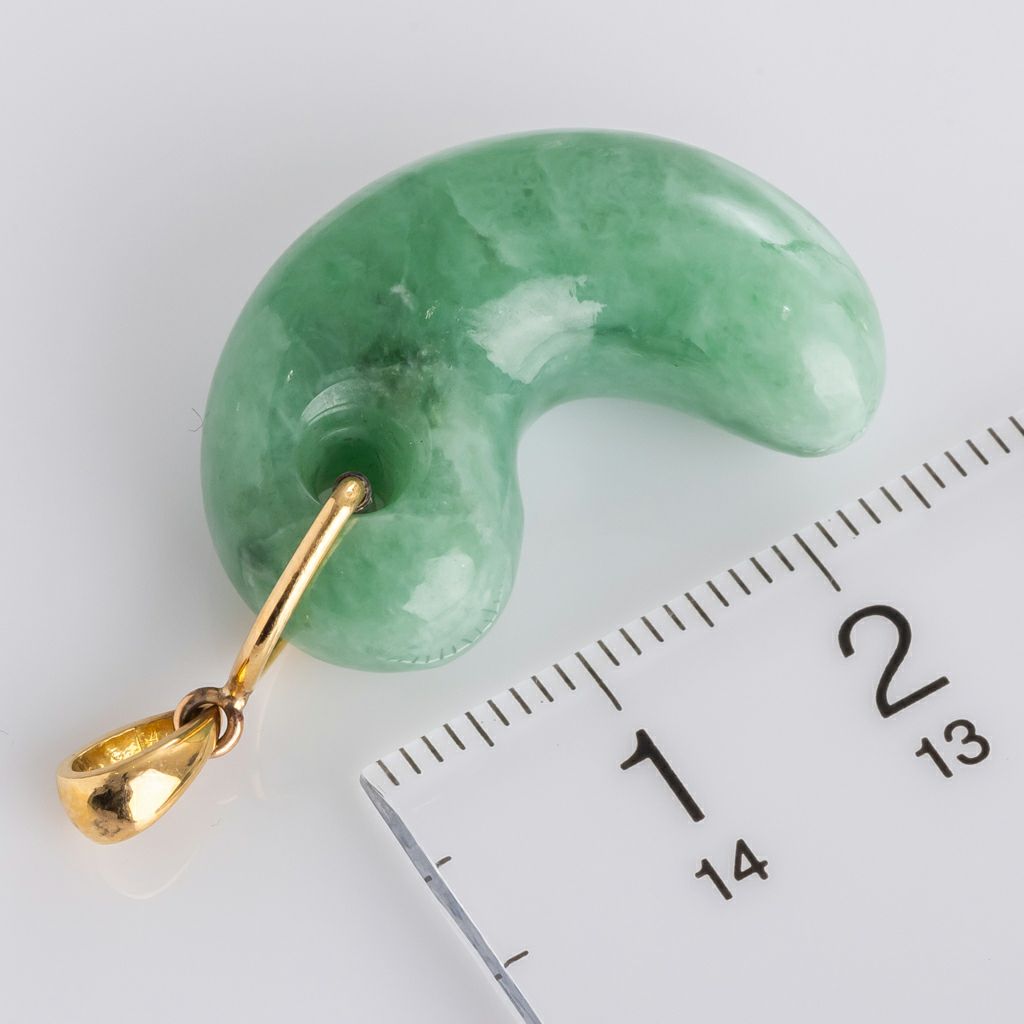 翡翠ペンダント