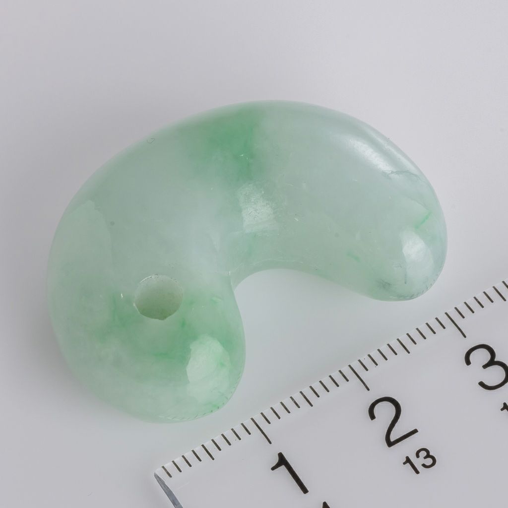勾玉/淡緑色ヒスイ | 糸魚川翡翠工房こたき
