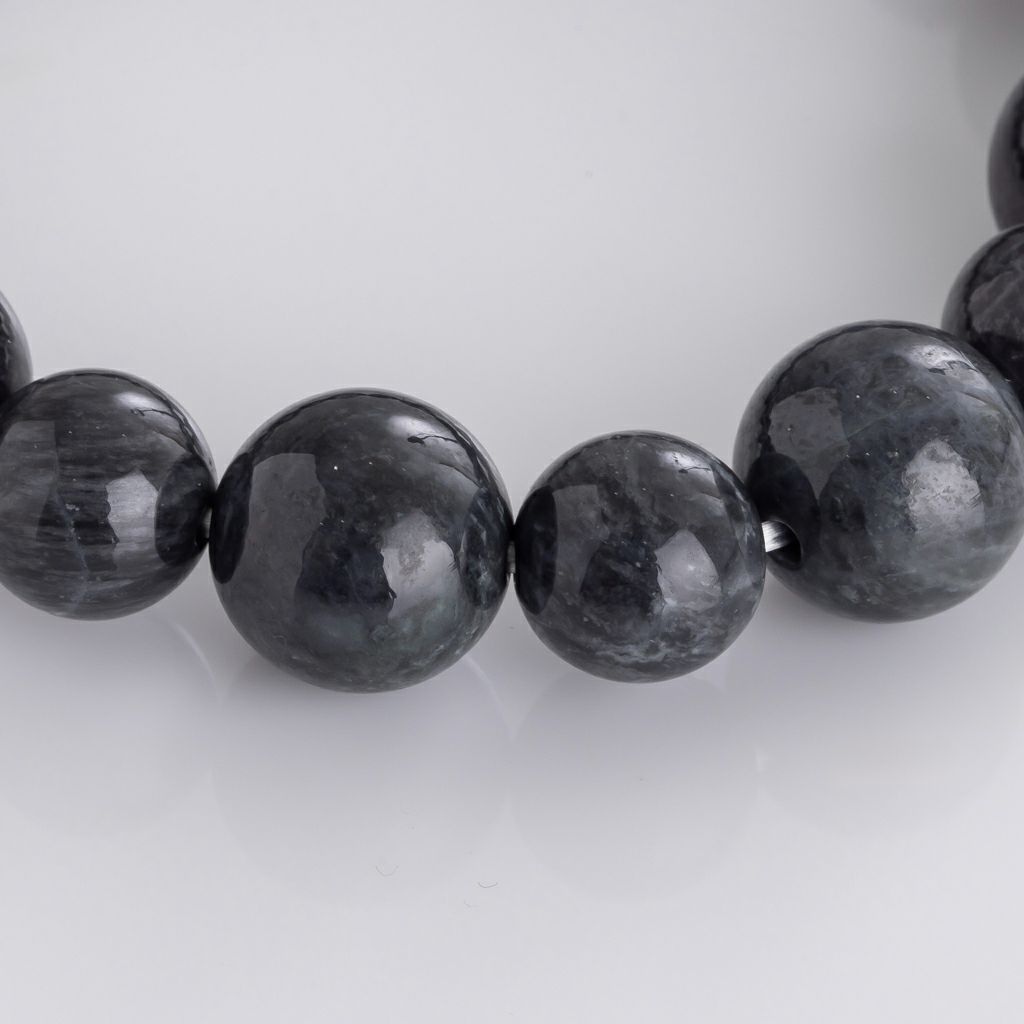 16cmサイズ・12mm玉×8mm玉・渋い黒・艶美麗】（プレミアム黒色ヒスイ