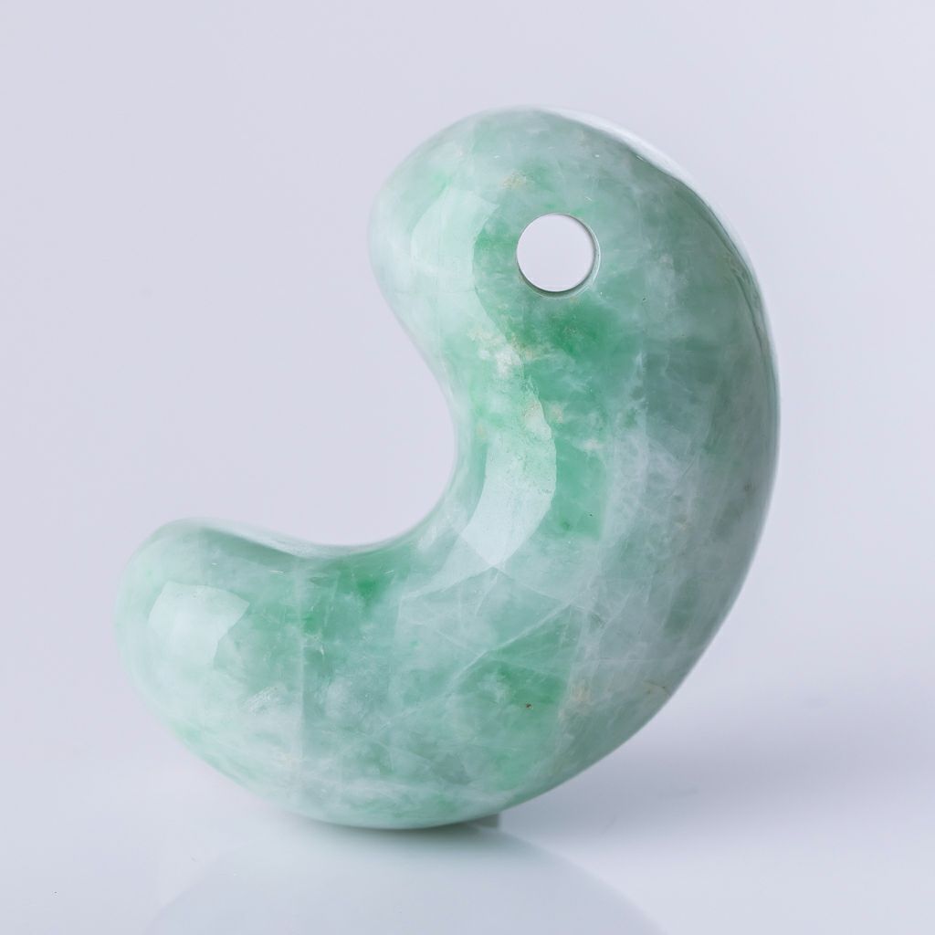 翡翠勾玉