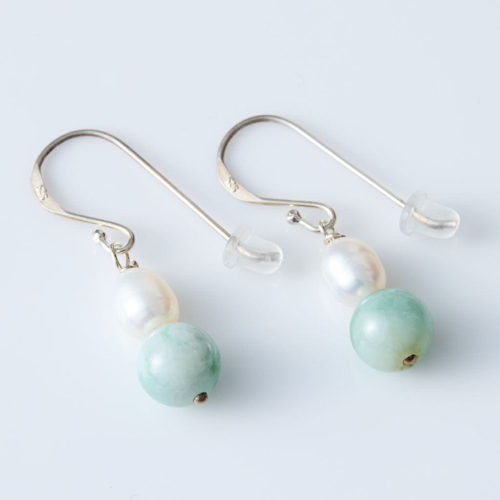 翡翠ピアス