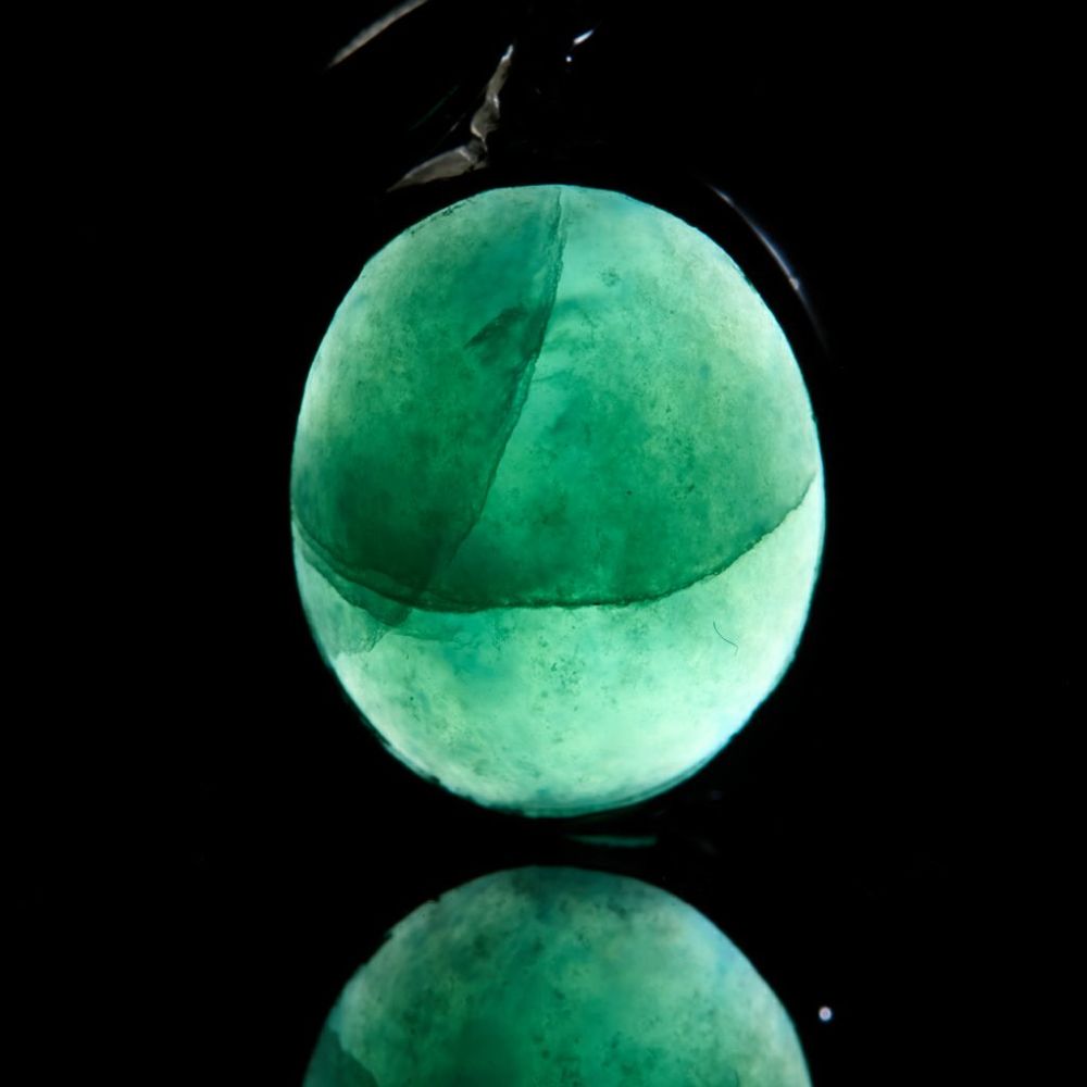 翡翠ペンダント