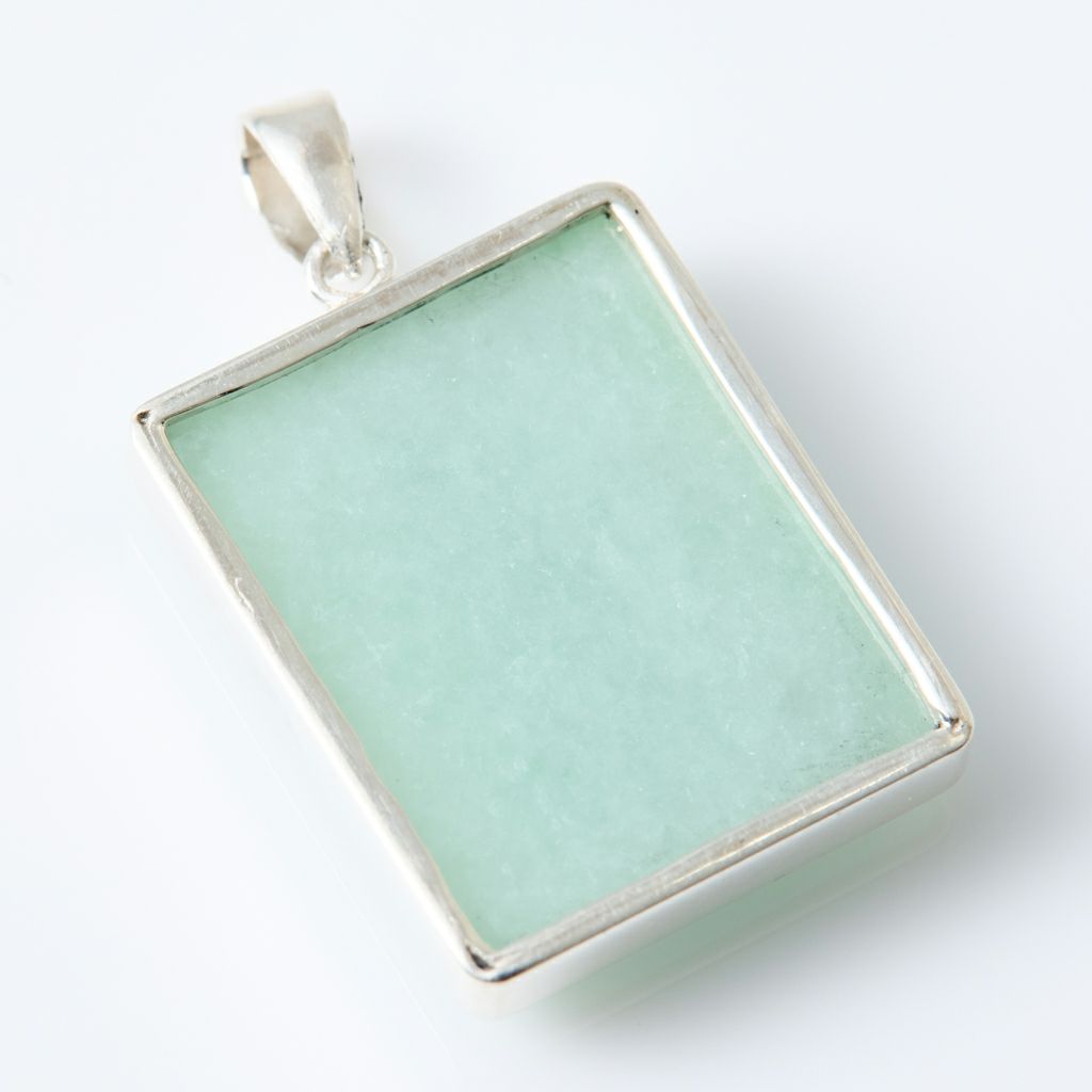 翡翠ペンダント