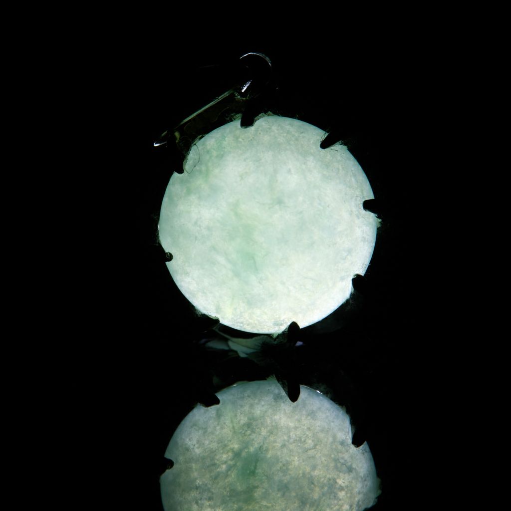 翡翠ペンダント