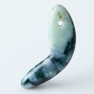 翡翠勾玉