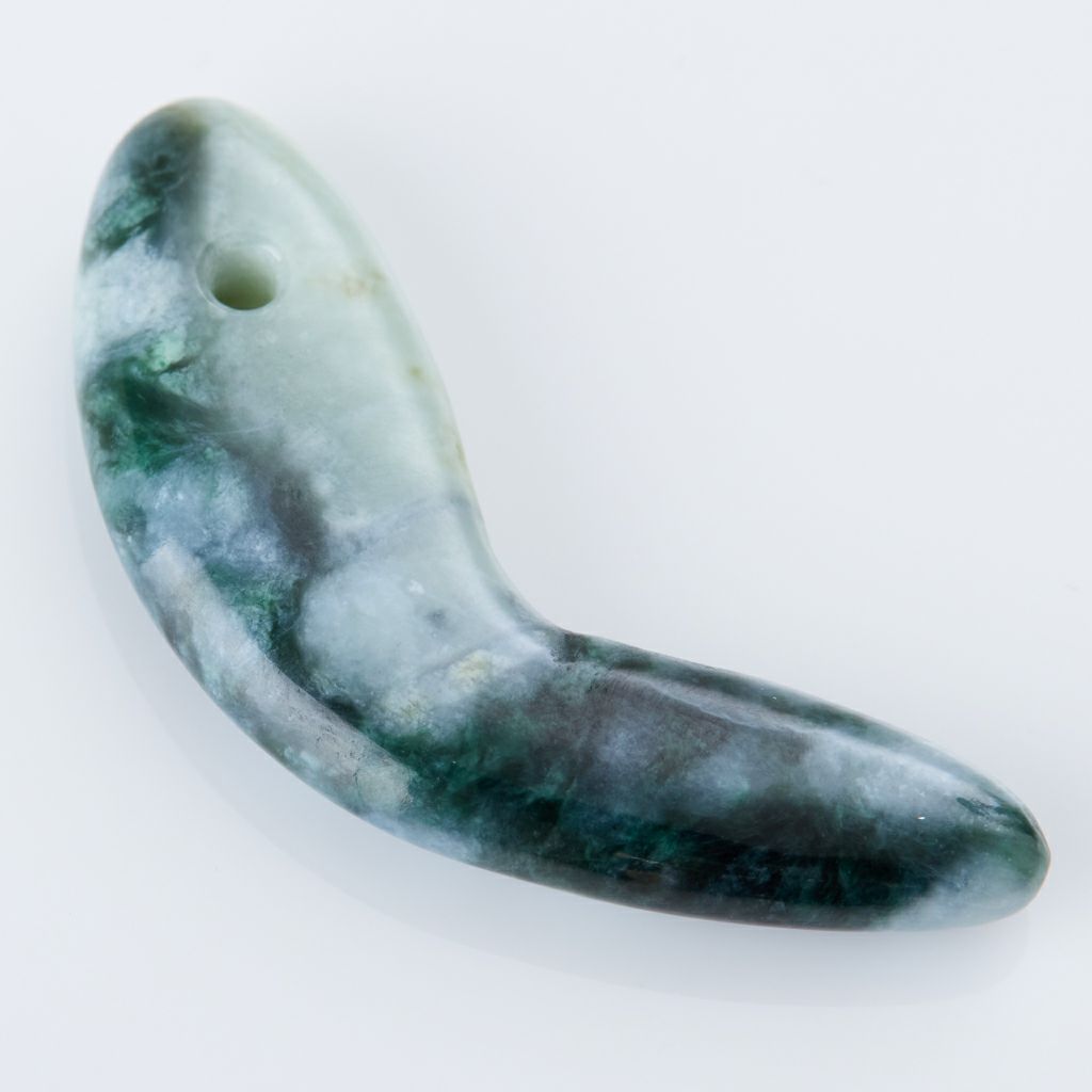 翡翠勾玉