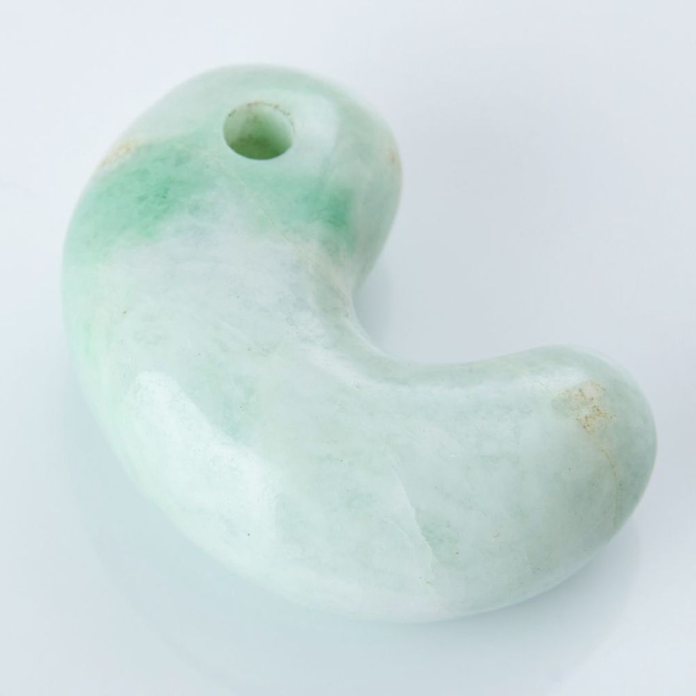 翡翠勾玉