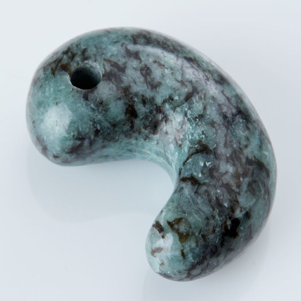 翡翠勾玉