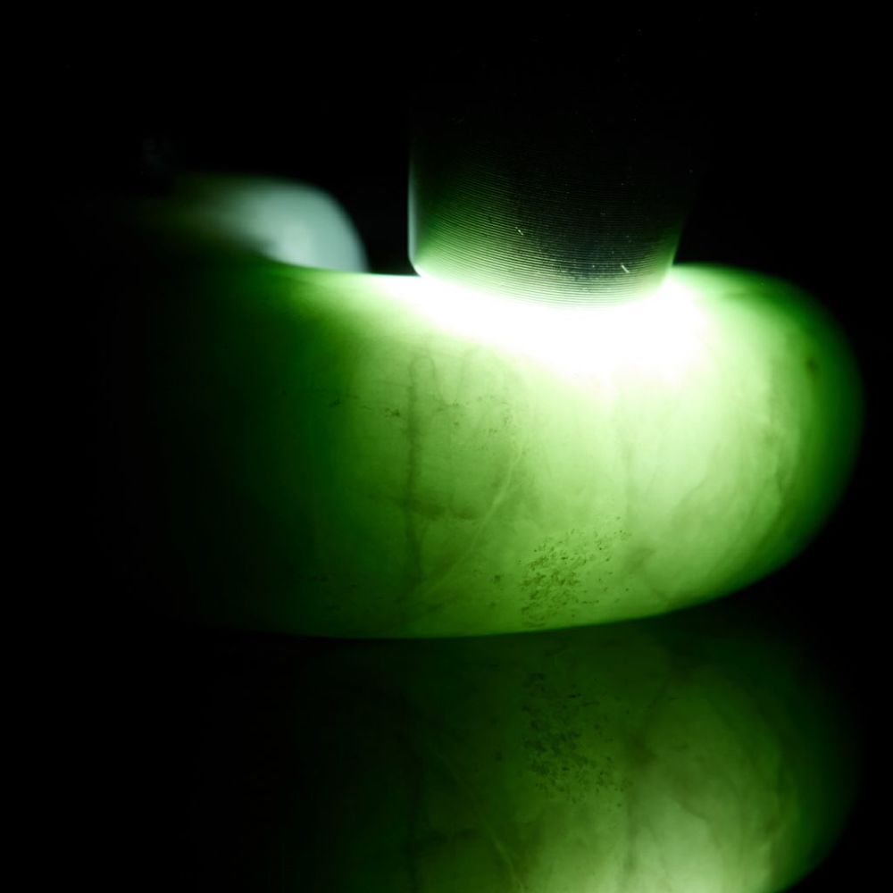 翡翠ペンダント