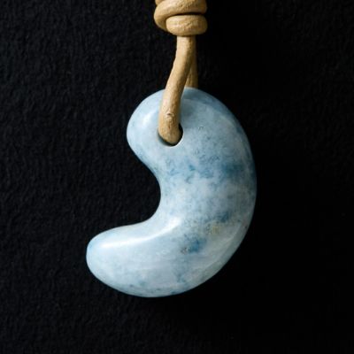 翡翠ペンダント