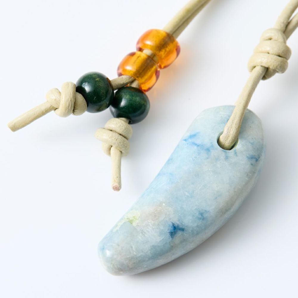 翡翠ペンダント