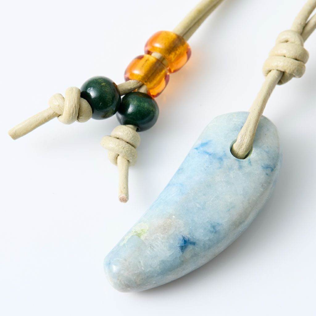 翡翠ペンダント