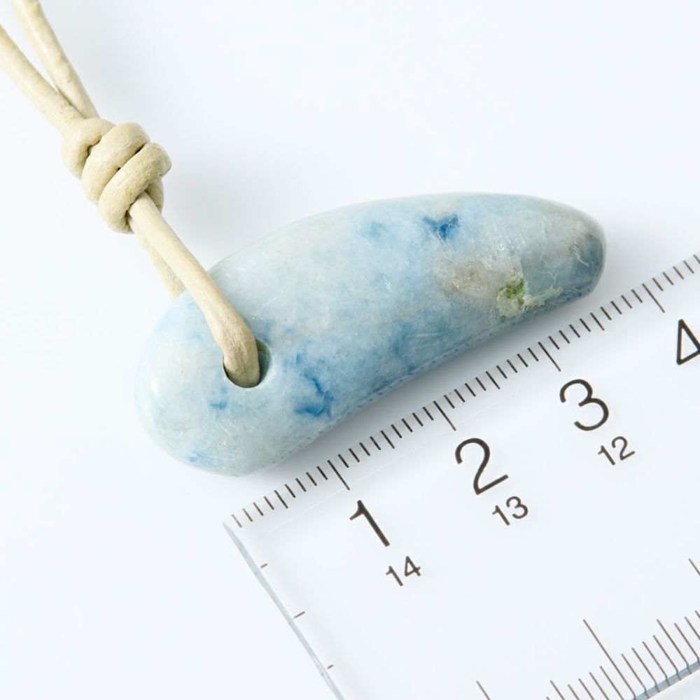 翡翠ペンダント