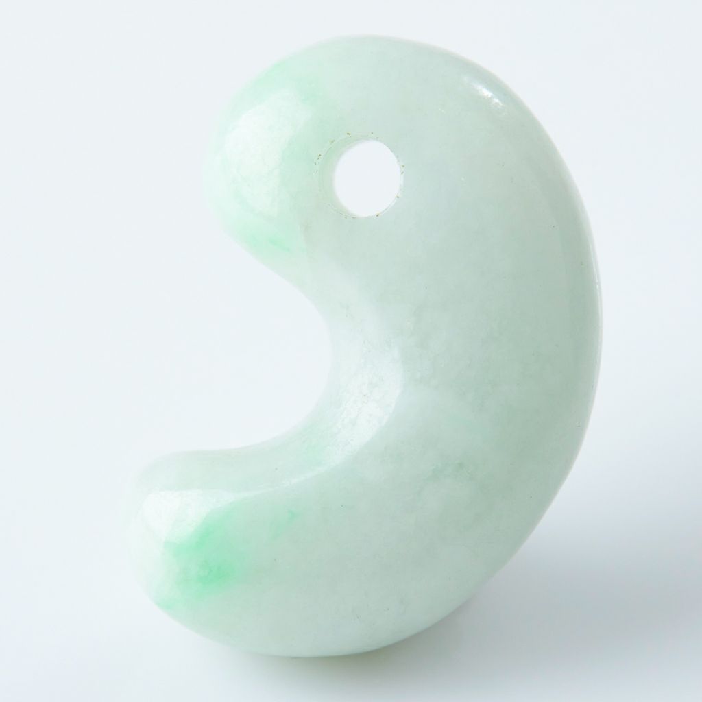 翡翠勾玉