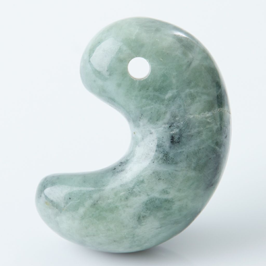 翡翠勾玉