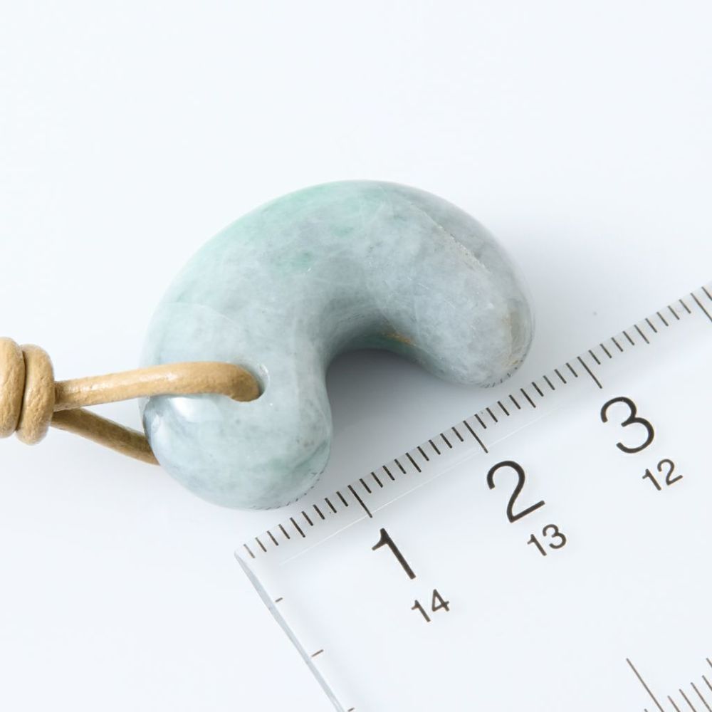 翡翠ペンダント