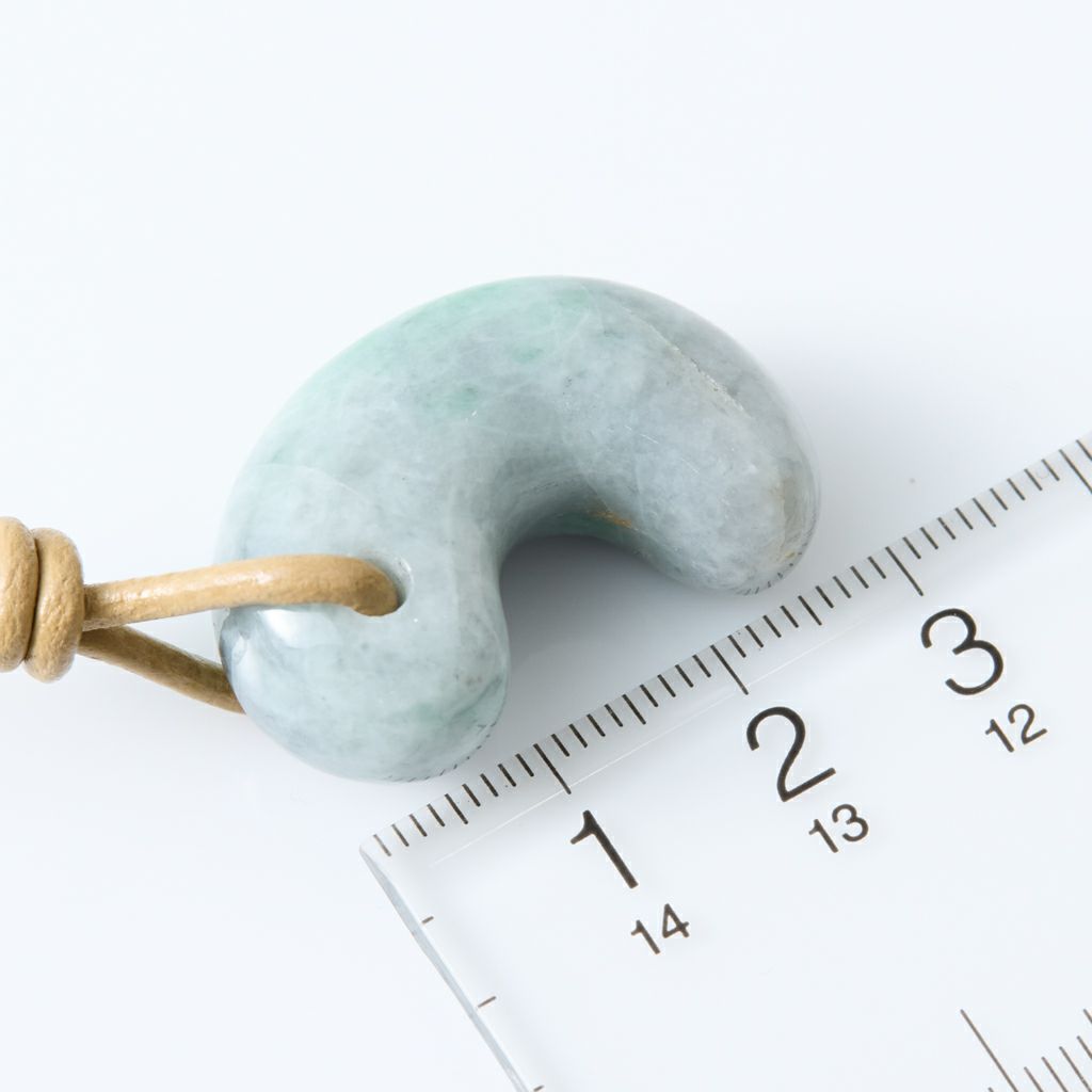 翡翠ペンダント