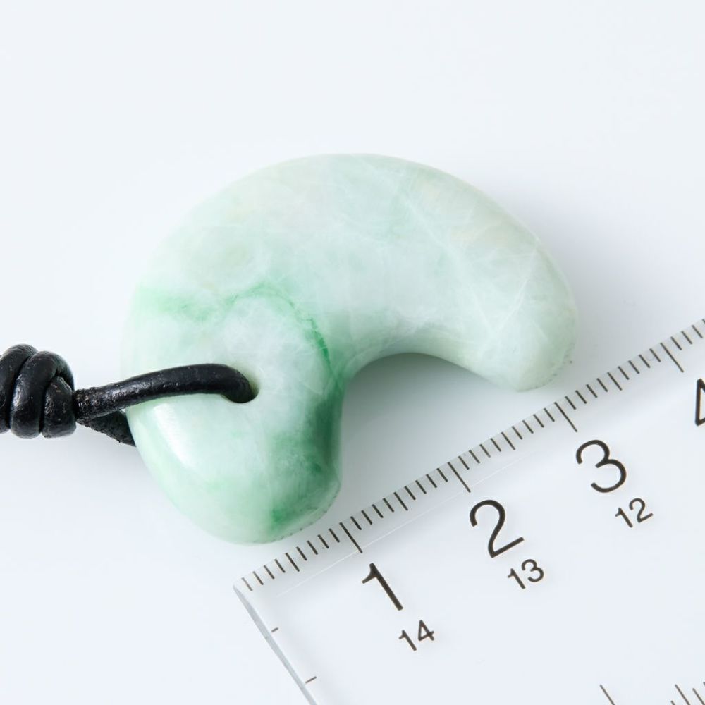 翡翠ペンダント