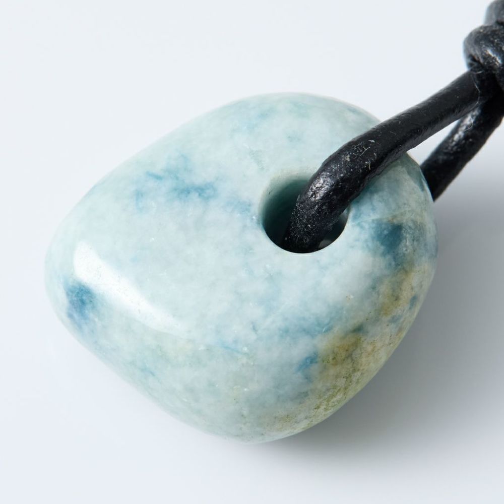 翡翠ペンダント