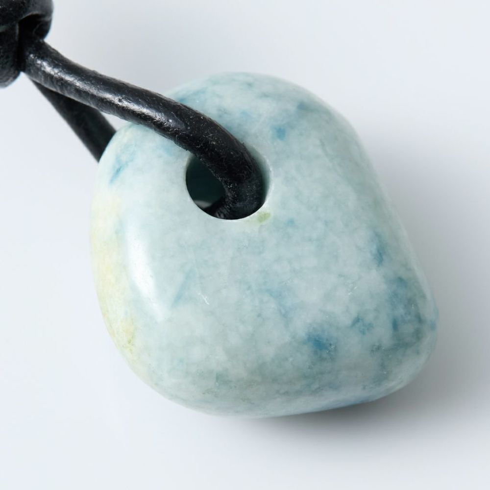 翡翠ペンダント