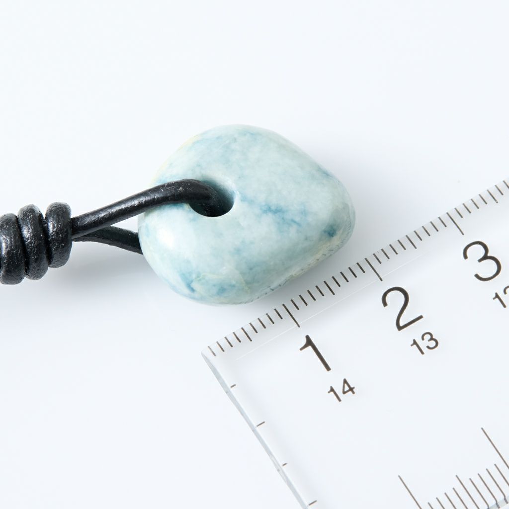 翡翠ペンダント