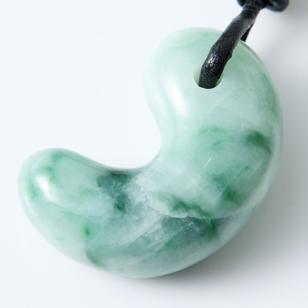 翡翠ペンダント