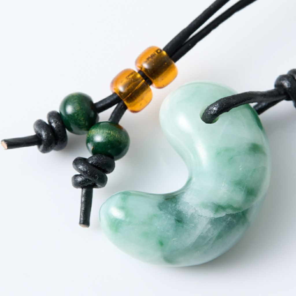 翡翠ペンダント