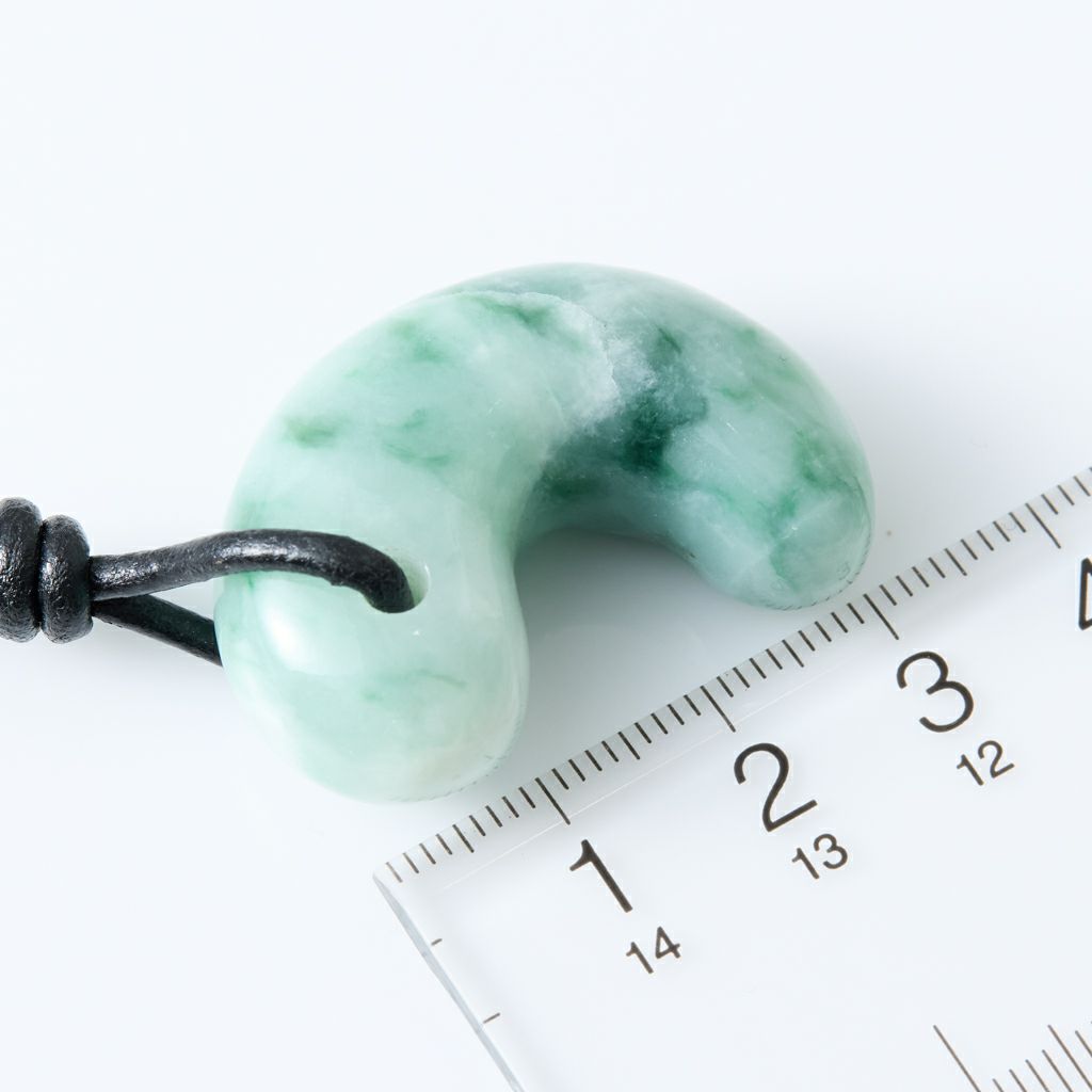 翡翠ペンダント