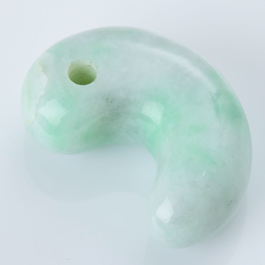 翡翠勾玉