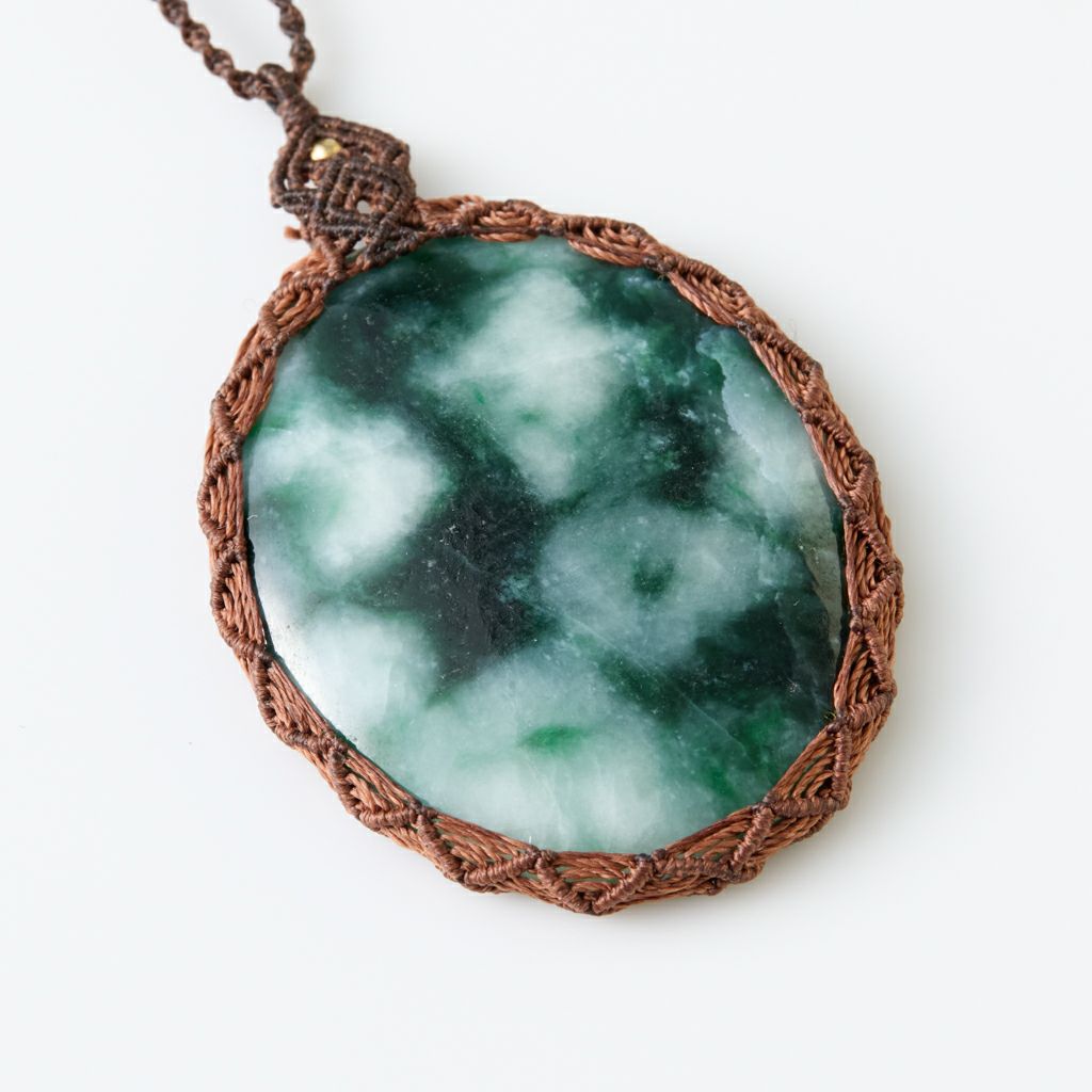 翡翠ペンダント