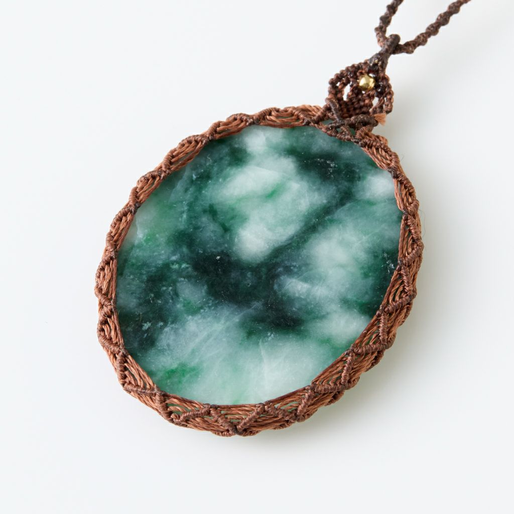 翡翠ペンダント